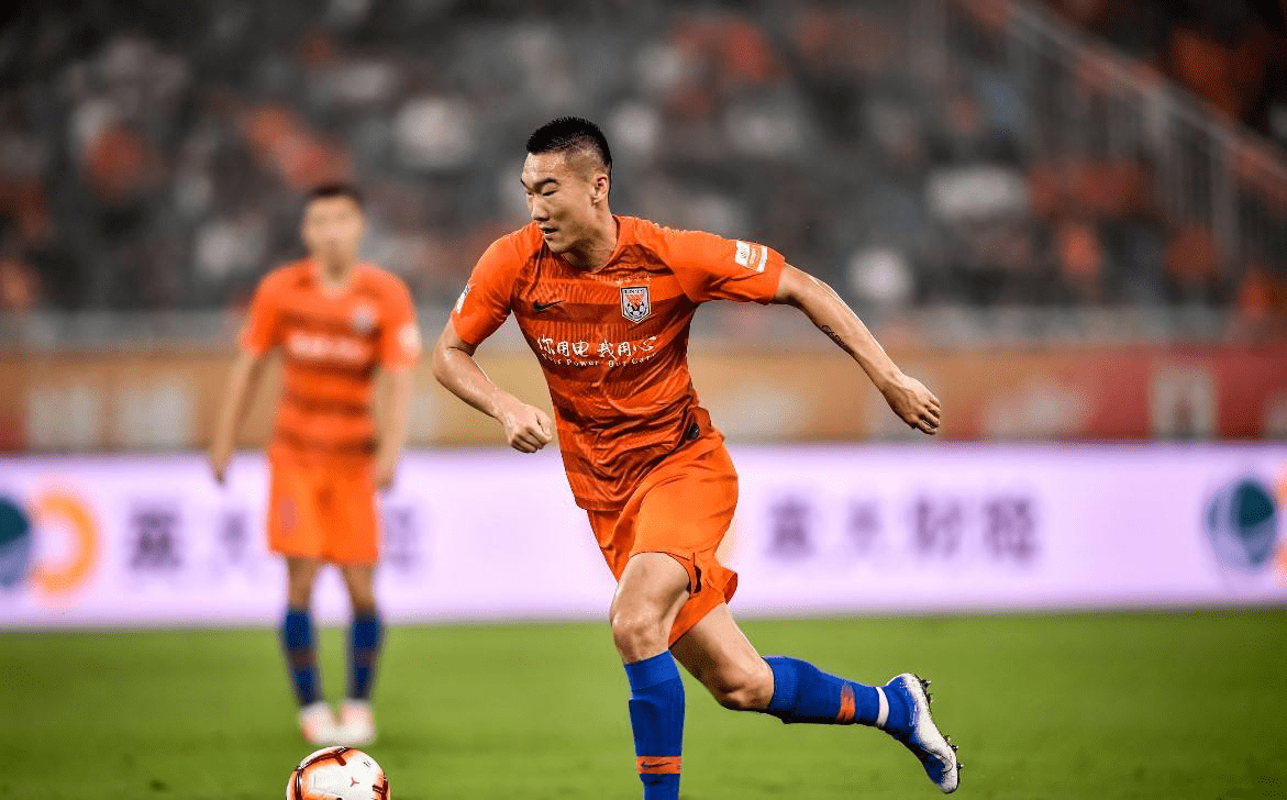 关于清晨阿贾克斯调整名单以备欧篮联，绝杀压哨环节打磨，球迷炸锅，年轻球员得到机会的信息