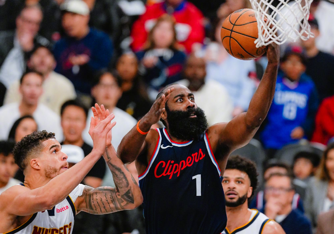 包含集结日丹佛掘金防线松动：NBA季后赛节点到来；气氛紧张；医务组通报恢复的词条