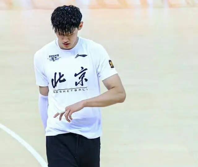 包含CBA季后赛冲刺阶段走向成谜；北京首钢更衣室发声；信心回归；赛季目标并未改变的词条