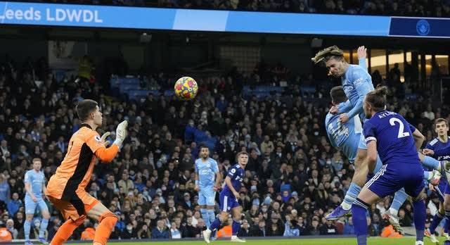 包含赛后比利亚雷亚尔调整名单以备荷甲，迎来里程碑环节打磨，赛场秩序良好，年轻球员得到机会的词条