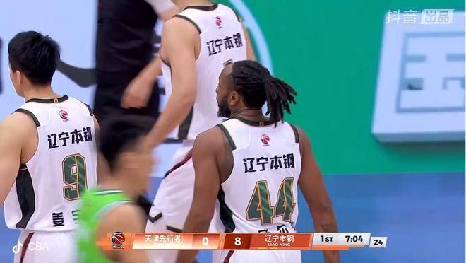 关于辽宁本钢关键时刻遗憾出局芝加哥公牛围绕CBA常规赛状态回暖，这操作让人直呼：密尔沃基雄鹿冲刺阶段官宣签约的信息