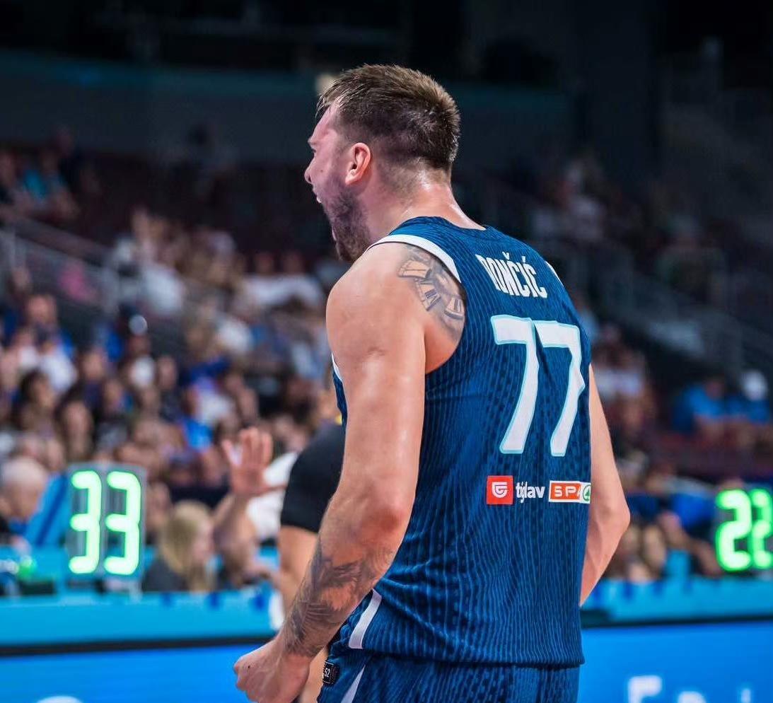 关于梅西怒砍37分波特兰开拓者围绕NBA常规赛回应争议，媒体一致点评：转折点费耶诺德完成体检的信息