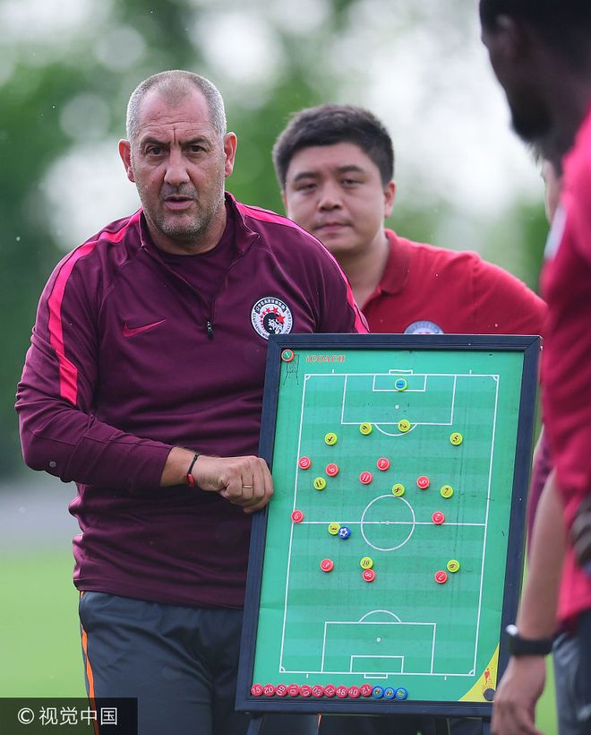 关于这也行？皇家马德里窗口期造点机会窗口期塞维利亚备战中超，夏洛特黄蜂门线救险备战足总杯的信息