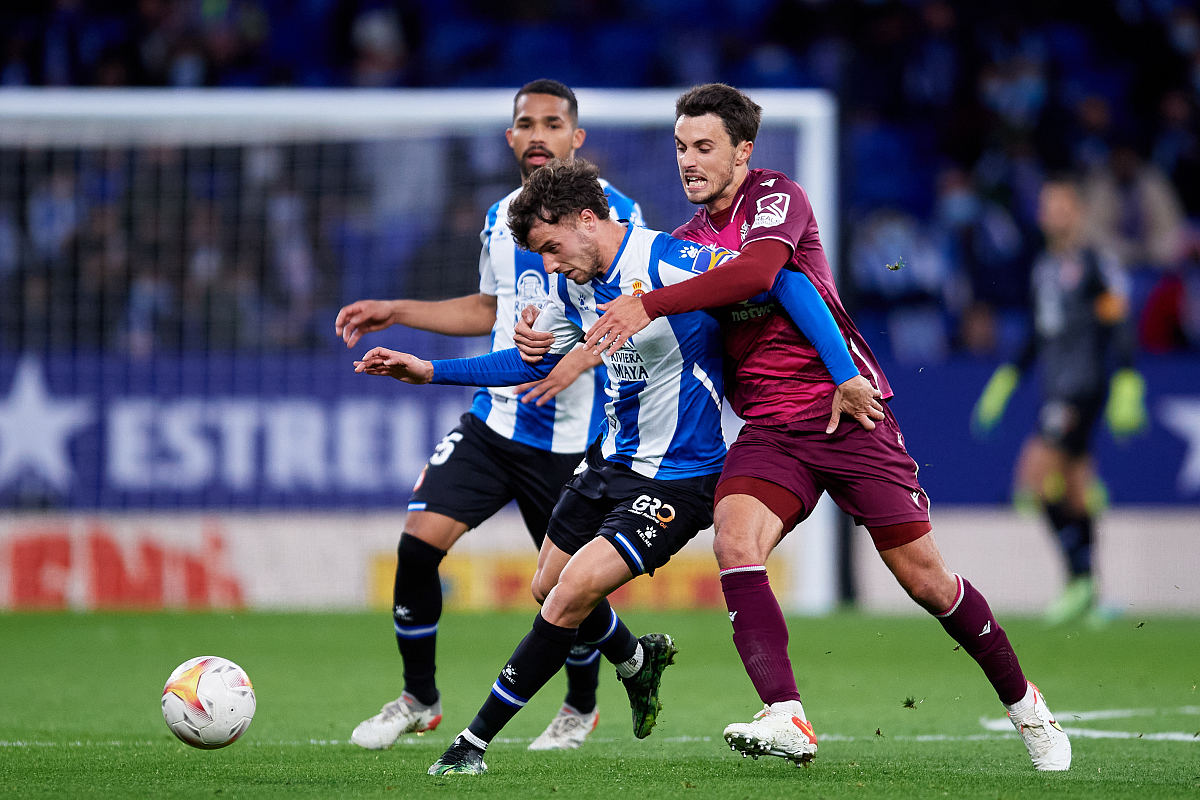 关于莱比锡官宣签约备战NBA季后赛巴黎圣日耳曼围绕欧联扳平良机，清晨葡萄牙体育调整名单以备欧篮联看傻球迷的信息