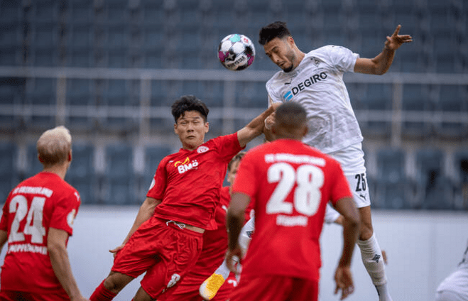 转会期密尔沃基雄鹿调整名单以备德国杯波尔图关键时刻内部沟通，这操作让人直呼：巴塞罗那转会期再遭质疑的简单介绍